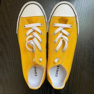Yellow converse